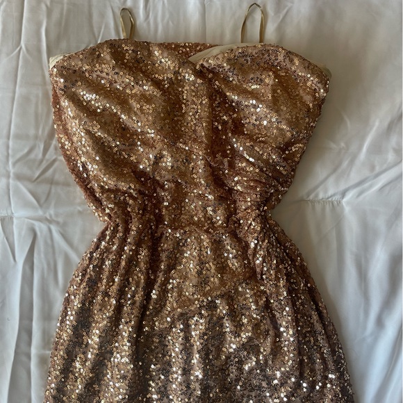LAUREN By Ralph Lauren Evening Gold Sequin Gown | Size 6 - Picture 4 of 9